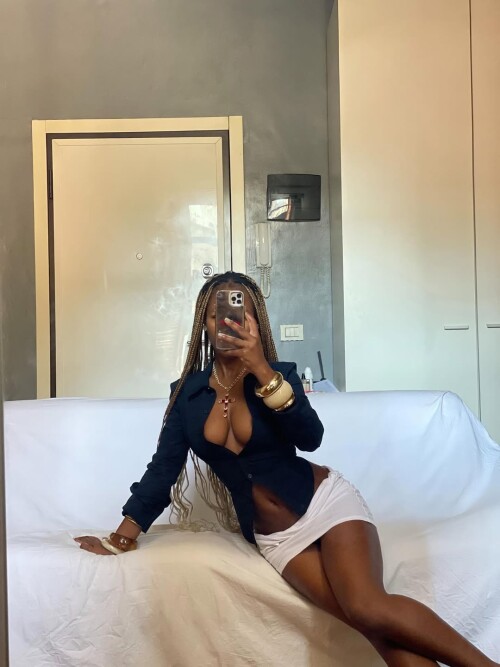 A diva 5a34db52463490e0d