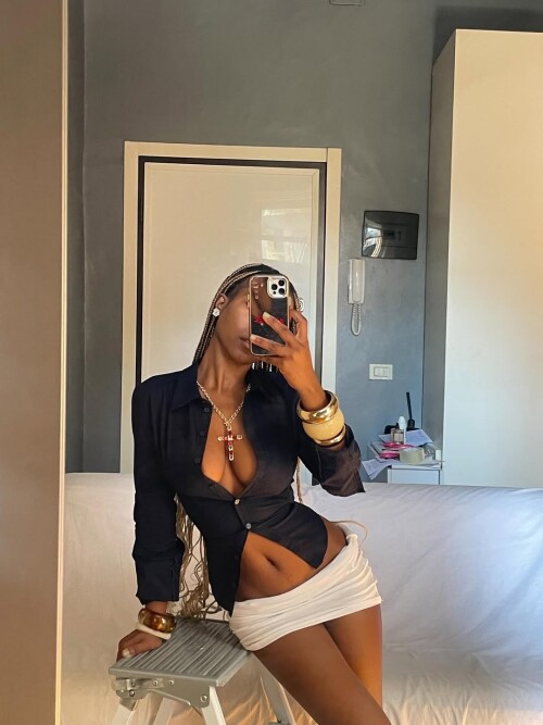 A diva 82e4fd5eacf4c2328