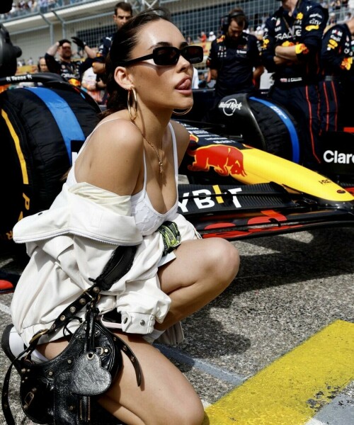 A1512ABF 7B04 4929 B792 3F3772CD01FC