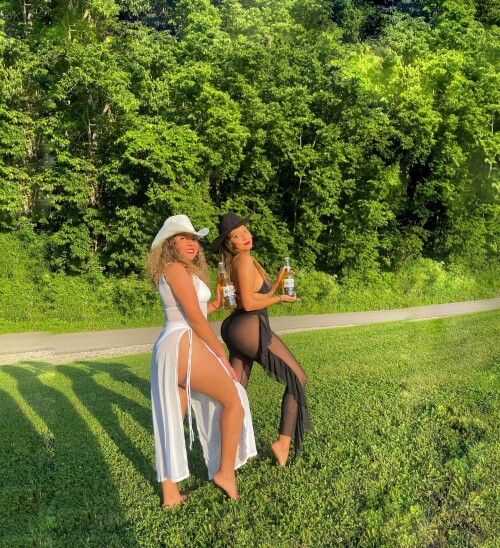 A1712064 8031 48D8 8990 930649292D7B