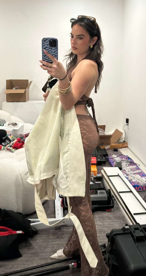 A179EEE8 3DB5 4569 8110 7F22BA6D89FD6e1b382b9d50b2b7