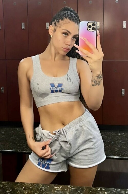 A1928972 CD65 4968 BE02 21DF8A6AB004