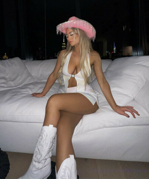 A2B9C9D9 E0C6 4023 B602 D561961AEB3A