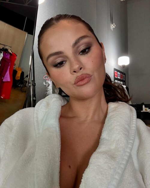 A5F87341 96D1 4FBD 922C FE5F482D05AD23dc50e89050d5d9