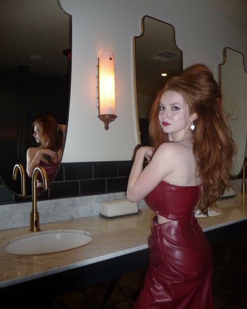 A6746C27 A592 4540 8744 217244A12F9D