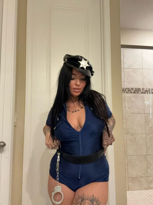 A76E6591 08E6 48FB AAA0 1DEAF16B33A8622225b9f8757640