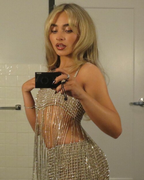 A87F8CCB D207 4E25 A666 DA43B091C279