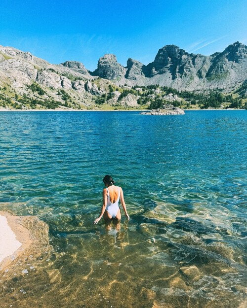 AA 6053af048d3e1b60a33