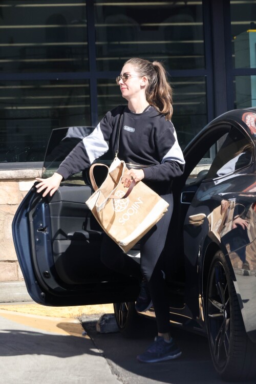 AB 8db76cfe40b7135c8