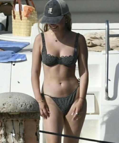 ABD5FC79 EF25 442A BA46 690D2F4DCAC3