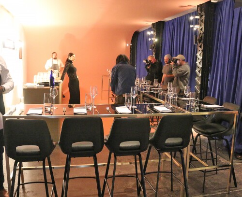 AD 5176e18d89144a81fbc