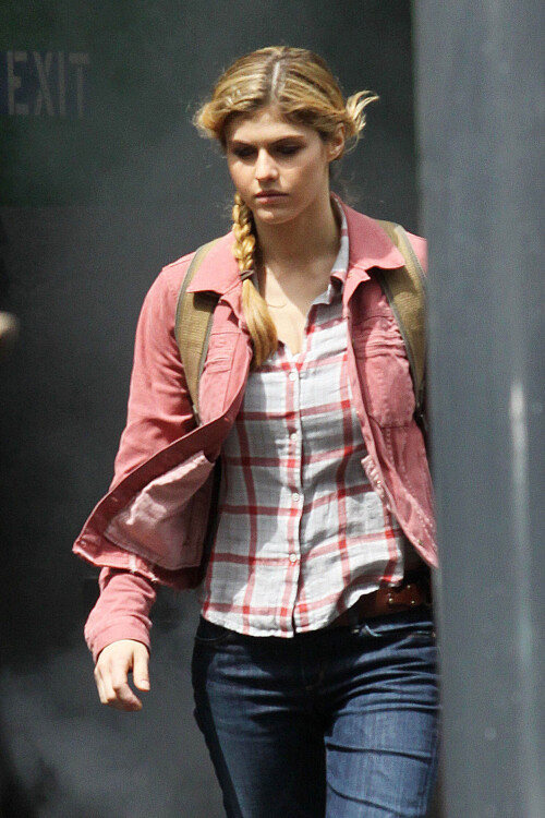 ADPJseaofmonsterscandid009afb4f1b24d59b03f