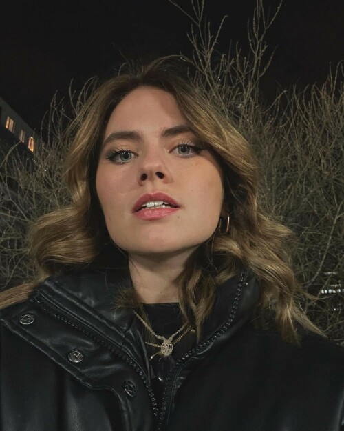 AM 370bf83a0ea882021a