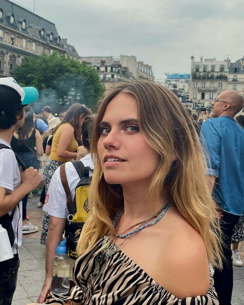 AM 39c1cff731dcaa7f38