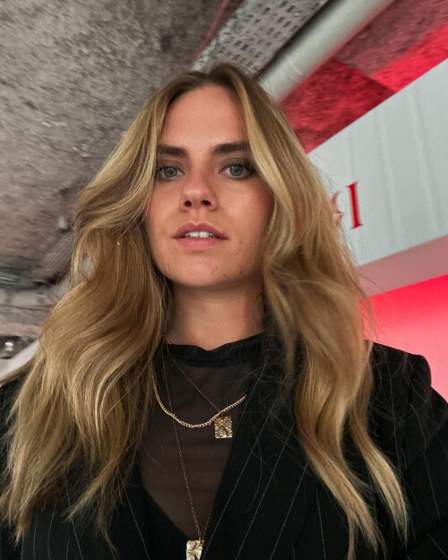 AM 58d04f5c51436581a3