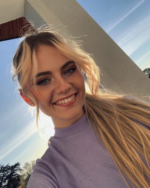 AM 75768bec10166aa915