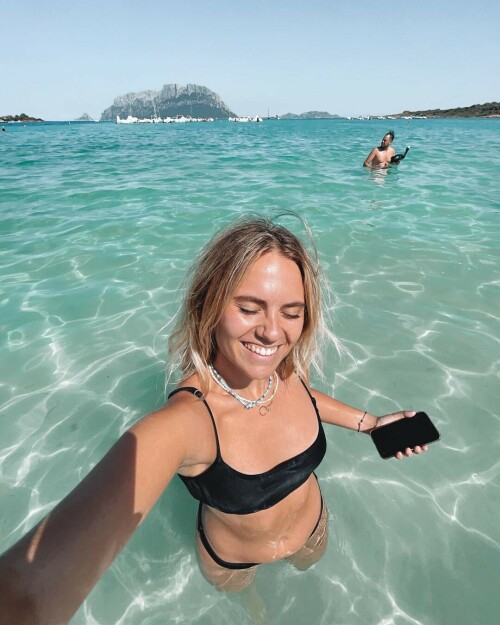 AM 8c6cf94c7d9e5bc88