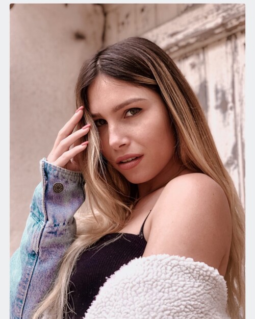 AT 13761b47fcdf60bed1c