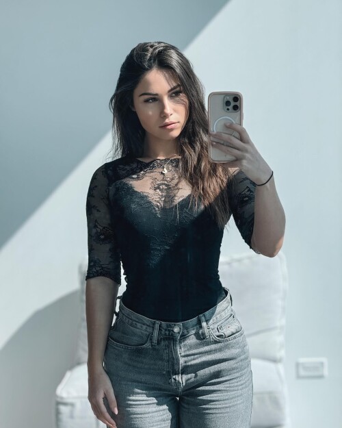 AT 21069cf077c25e1c1c