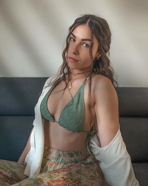 AT 290767852aaeb80912