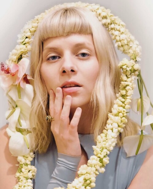 AU57031e9b6904e0586e550