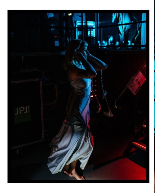 AU744113fde11efee288804