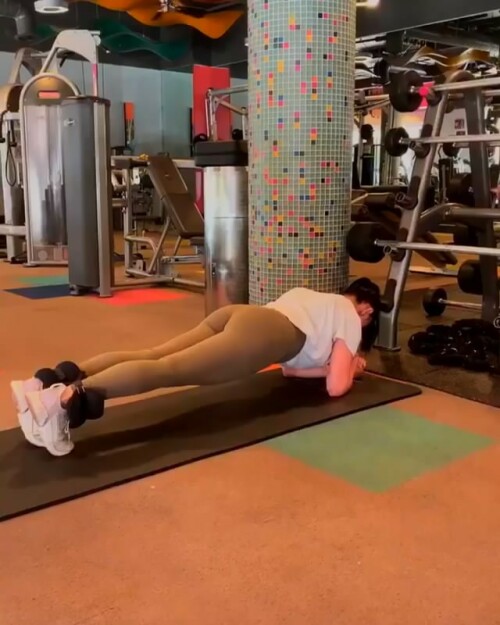 AW 1555938c078dac962db