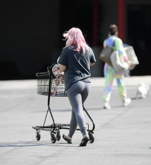 AW 76c36c2ff2f8a20a93