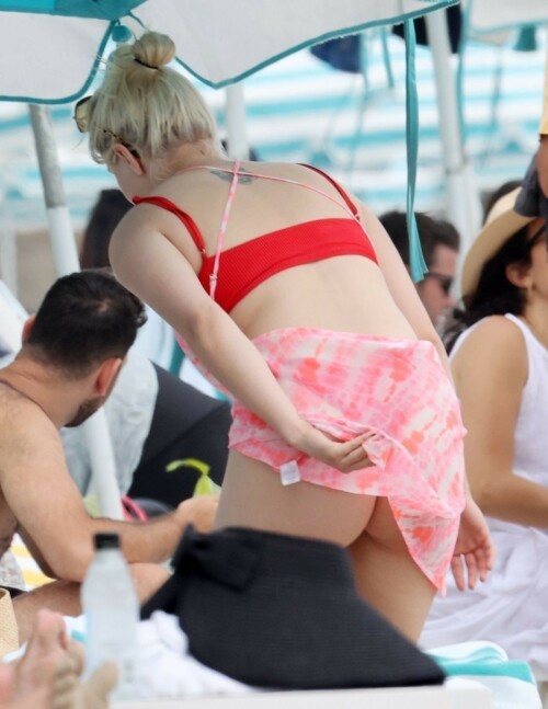 AW 89829f12e4134a169b