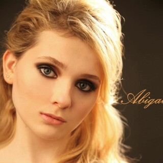 Abigail_Breslin_background15