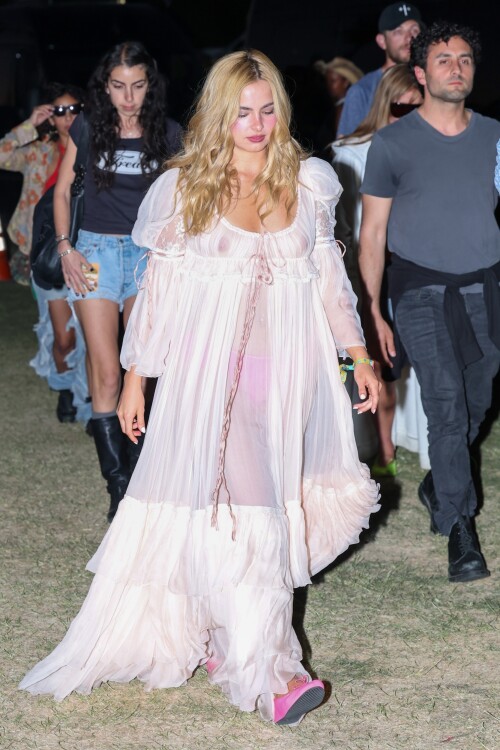 AddisonCoachella15d89b5c2a1eb2dd99