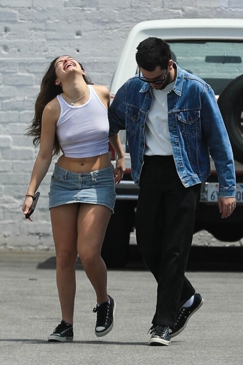 Addison_Rae_Out_in_Los_Angeles_4_22_23__10_9e9c03b218ed92b864e8cb0f3b109755