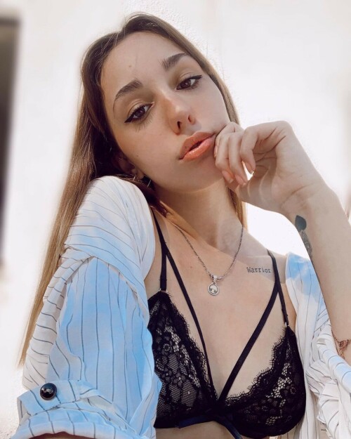 Agusdigri 05297e3a21f7e4af573