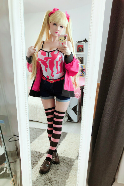 Airi Akizuki selfies by Hidori Rose 01