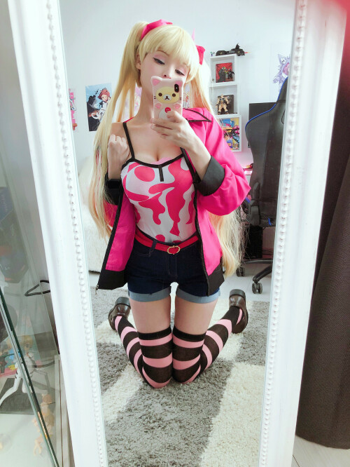 Airi Akizuki selfies by Hidori Rose 03