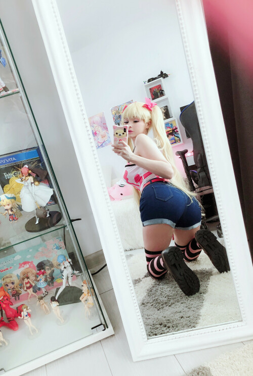 Airi Akizuki selfies by Hidori Rose 04