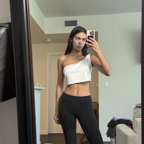 Alana 692d2818baf8c0bdd