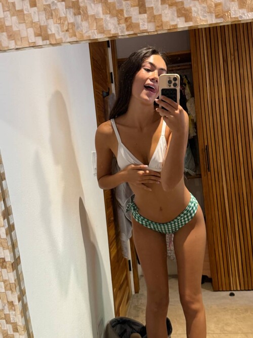 Alana Kern Passes 214ca752f5d27e420c