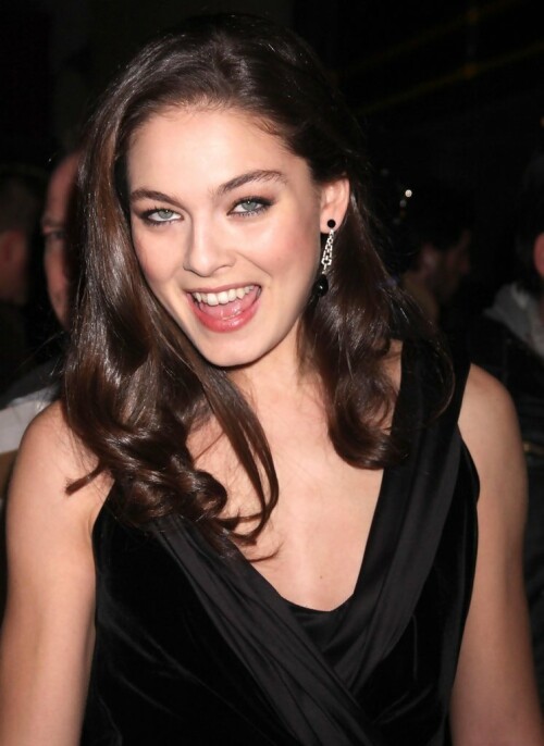 Alexa Davalos Defiance Special001