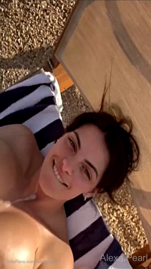 Alexa Pearl Oiled Tit Show7