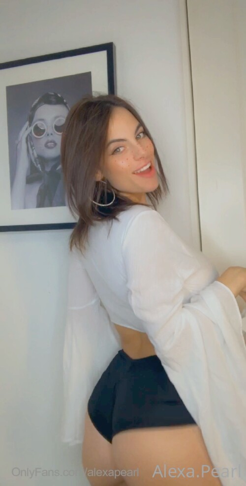 Alexa Pearl Shake It4