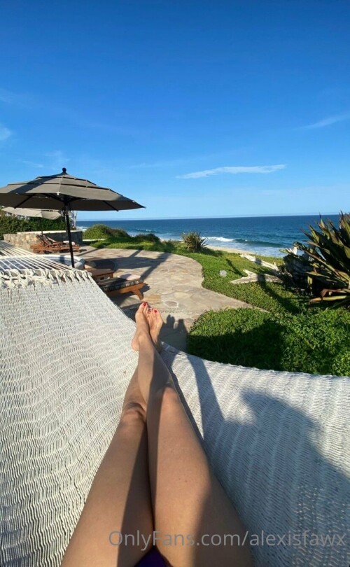 Alexis Fawx 49191348c8f90d45c7