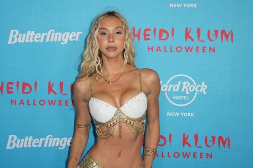 Alexis Ren Heidi Klums 24th Annual Halloween Party 19ef45f730540f56b