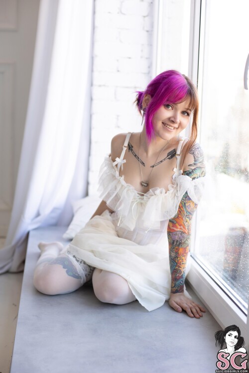 Alice Suicide Girls photo 3a9aa56be4d5ff0eb
