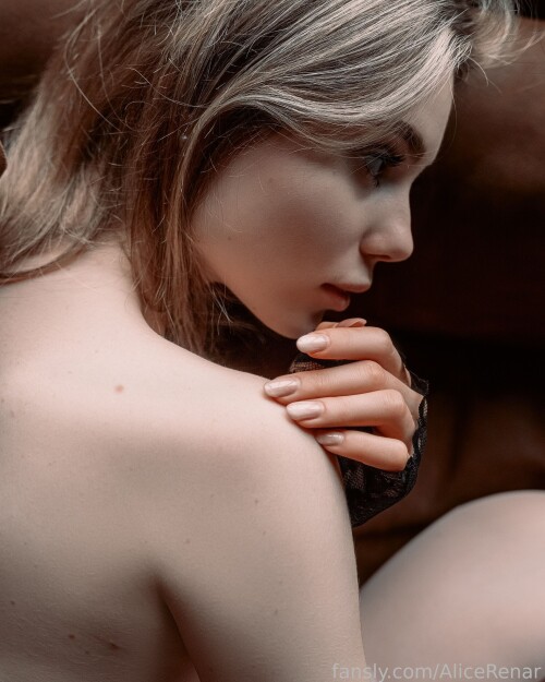 AliceRenar.25.03.14.0049697418270a94376