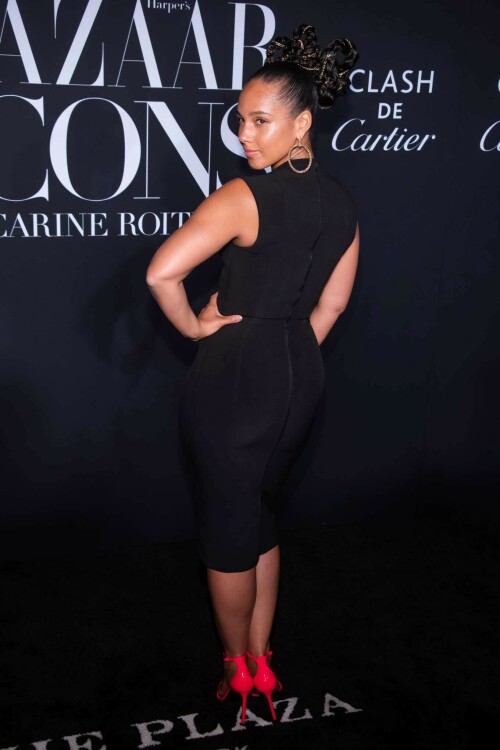 Alicia Keys Harpers BAZAAR Celebrates ICONS By Carine Roitfeld 01