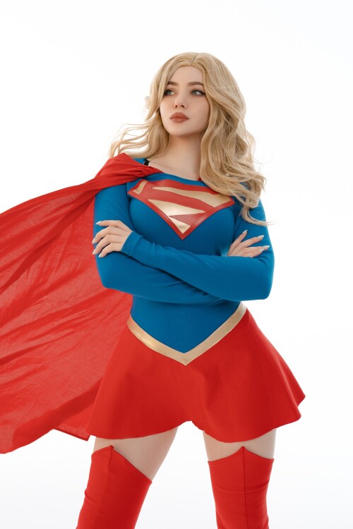 Alina Becker Supergirl 35cd05d148d0d4a9c