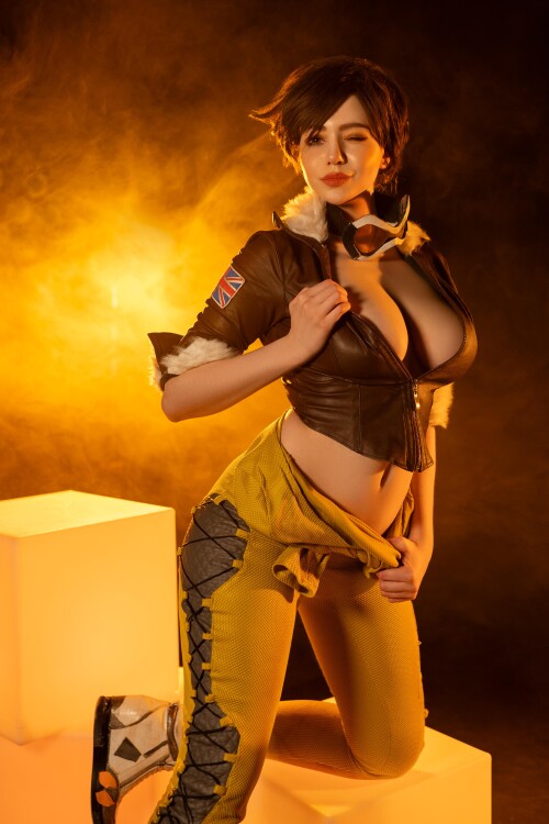 Alina Becker Tracer 279f3dd399238aefdb