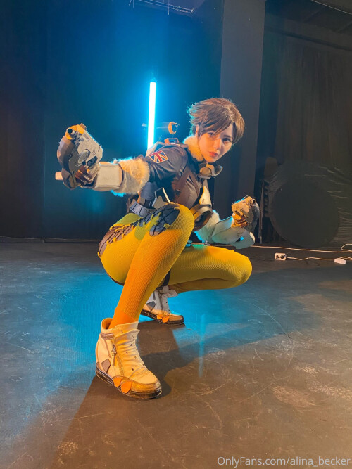 Alina Becker Tracer 33d41e9a3a43d1eca4
