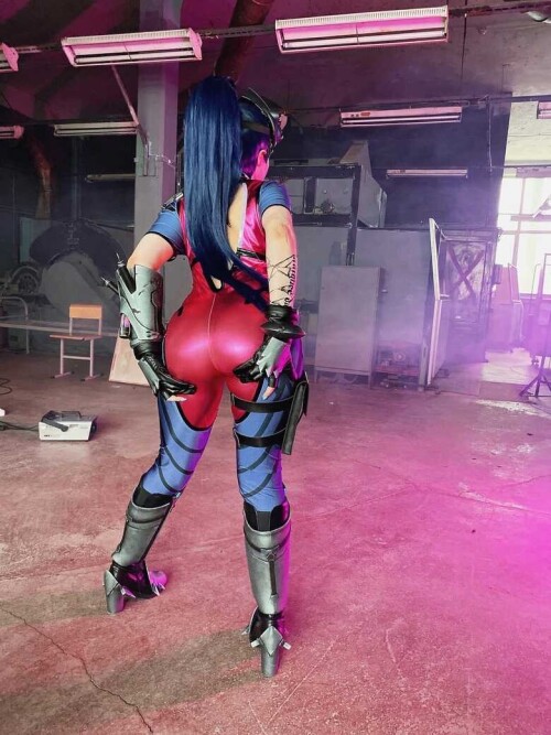 Alina Becker Widowmaker x Tracer 458702b1504bfdf4e8